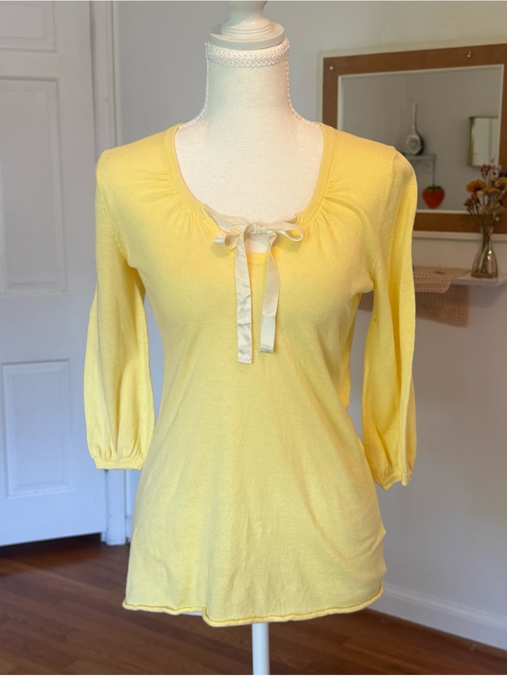 2010’s era GAP Yellow Lightweight Knit Ribbon Tie-Scoop Neck 3/4 Sleeve Top XS